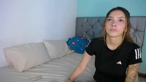 Snapshot of sarita_alexis chatting on April 2026 08:26:02 PM SARIYA Y ALEXIS online show from April 2026 08:26:02 PM