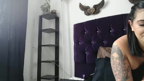 Sara online show from November 2025 04:11:02 PM