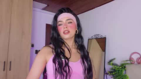 Snapshot of saritabratz chatting on May 2026 11:31:02 PM Sara online show from May 2026 11:31:02 PM