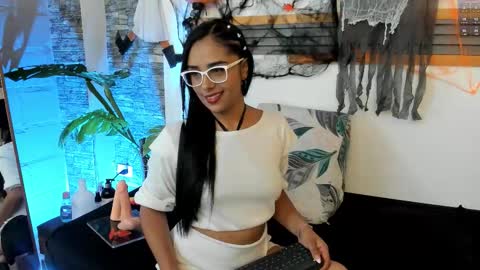 Sara online show from October 2025 02:15:01 AM