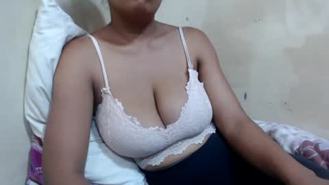 saronette online show from December 2024 12:27:02 PM