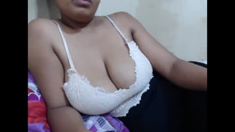 saronette online show from January 2025 12:58:01 PM