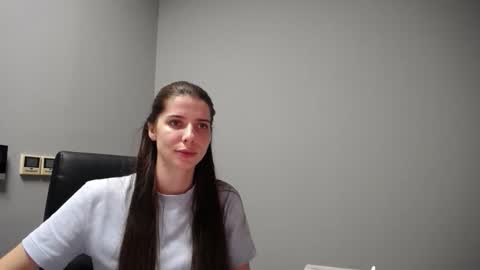 Snapshot of sarra_rich chatting on September 2025 08:17:01 AM Rich online show from September 2025 08:17:01 AM