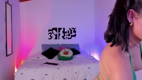 Snapshot of sarrah_3 chatting on January 2025 09:11:02 PM Sara online show from January 2025 09:11:02 PM