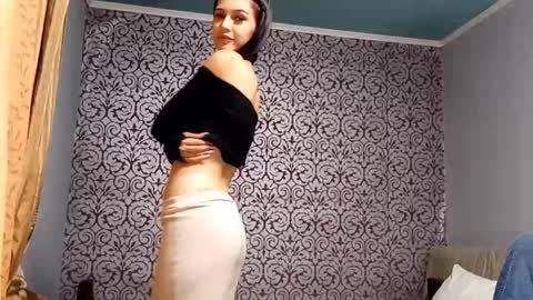 Snapshot of sary_vibe chatting on September 2025 08:21:02 PM Valentina online show from September 2025 08:21:02 PM