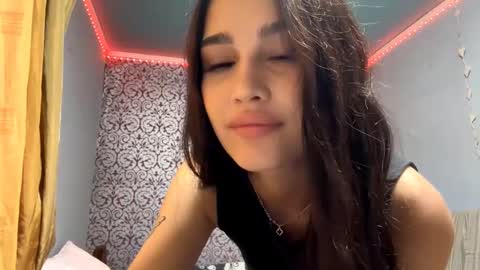 Snapshot of sary_vibe chatting on September 2025 06:11:02 PM Valentina online show from September 2025 06:11:02 PM