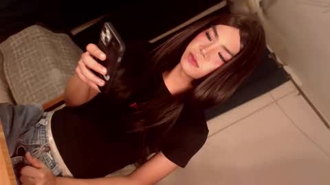 Snapshot of sasha_blade chatting on April 2026 05:03:02 PM Sasha online show from April 2026 05:03:02 PM