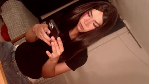Snapshot of sasha_blade chatting on April 2026 04:17:02 AM Sasha online show from April 2026 04:17:02 AM