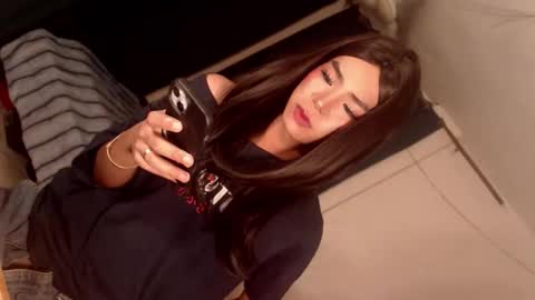Snapshot of sasha_blade chatting on May 2026 04:12:02 PM Sasha online show from May 2026 04:12:02 PM