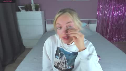 Snapshot of sasha_hardy chatting on February 2026 03:52:02 PM Sasha online show from February 2026 03:52:02 PM