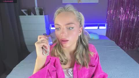 Snapshot of sasha_hardy chatting on February 2026 03:52:01 PM Sasha online show from February 2026 03:52:01 PM