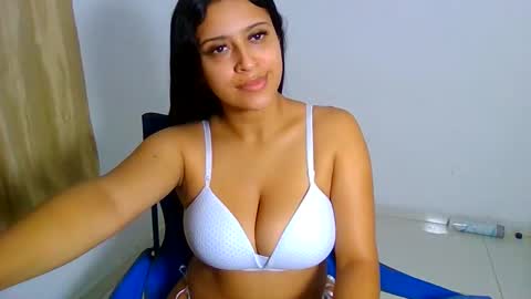 Camila online show from December 2025 09:25:01 AM