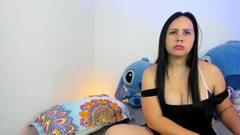 Sacha Salgado online show from October 2025 05:20:02 AM