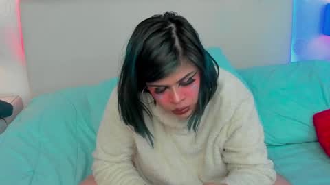 Snapshot of sashajune chatting on December 2024 06:11:02 AM selene online show from December 2024 06:11:02 AM