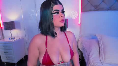 Snapshot of sashajune chatting on February 2025 08:06:02 PM selene online show from February 2025 08:06:02 PM