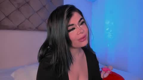 Snapshot of sashajune chatting on February 2025 10:26:01 PM selene online show from February 2025 10:26:01 PM