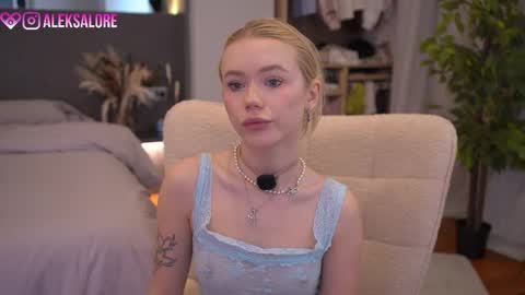 Snapshot of sashalore chatting on March 2026 03:10:01 AM sashalore online show from March 2026 03:10:01 AM