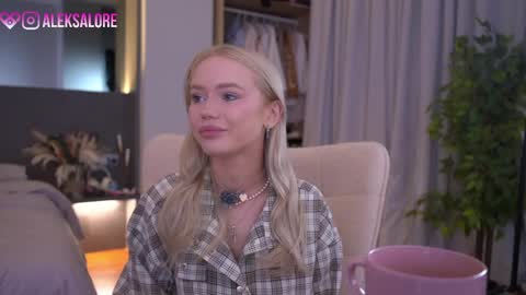 Snapshot of sashalore chatting on March 2026 02:35:01 AM sashalore online show from March 2026 02:35:01 AM