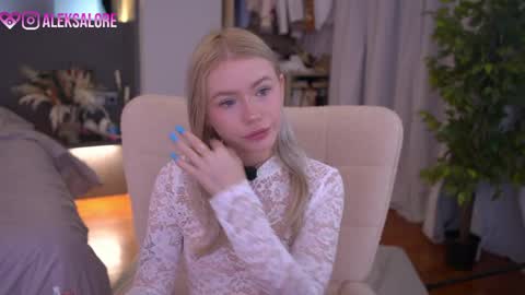 Snapshot of sashalore chatting on April 2026 02:43:01 AM sashalore online show from April 2026 02:43:01 AM