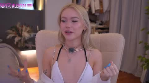 Snapshot of sashalore chatting on April 2026 02:42:01 AM sashalore online show from April 2026 02:42:01 AM