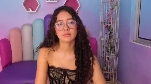 Snapshot of sashamonroee_ chatting on October 2025 11:39:02 PM SashaMonroee online show from October 2025 11:39:02 PM