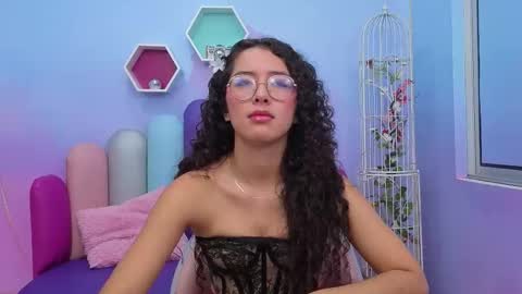 Snapshot of sashamonroee_ chatting on November 2025 04:21:01 AM SashaMonroee online show from November 2025 04:21:01 AM