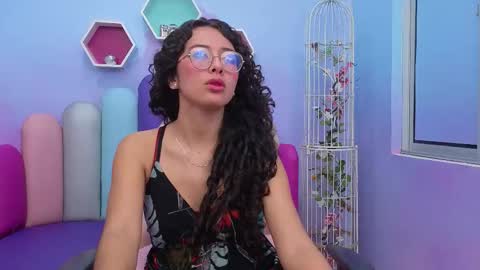 Snapshot of sashamonroee_ chatting on November 2025 03:38:02 AM SashaMonroee online show from November 2025 03:38:02 AM