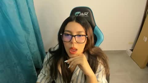 Snapshot of sashanova21 chatting on November 2025 10:34:01 PM sashanova21 online show from November 2025 10:34:01 PM