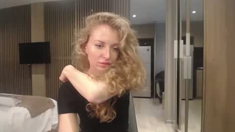 Sasha online show from October 2025 05:16:02 AM