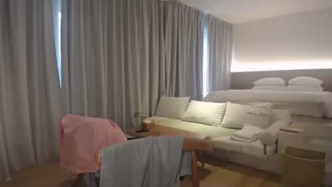 Sasha online show from December 2025 05:34:01 AM