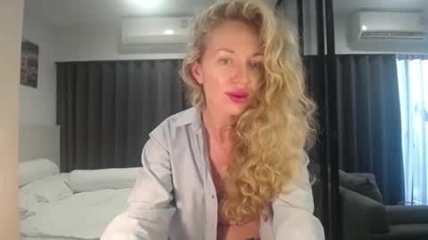 Sasha online show from March 2026 04:17:01 AM