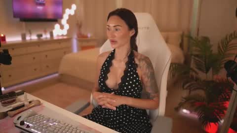 Snapshot of sashawest_official chatting on March 2026 04:55:01 PM sashawest_official online show from March 2026 04:55:01 PM