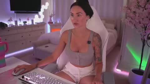 Snapshot of sashawest_official chatting on July 2026 10:59:02 PM sashawest_official online show from July 2026 10:59:02 PM