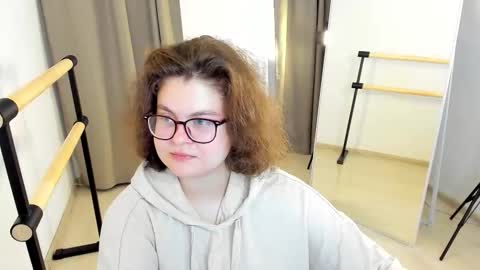 .Alexandra online show from September 2025 09:16:01 PM