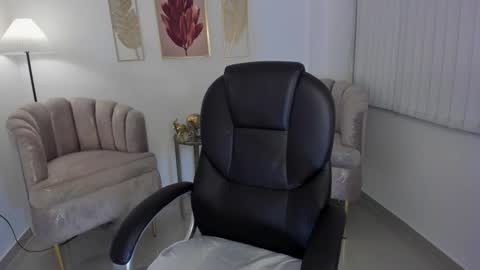 Snapshot of saskia_litt chatting on November 2025 05:07:02 AM saskia litt online show from November 2025 05:07:02 AM