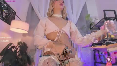 Snapshot of saskia_secret chatting on April 2026 11:24:02 PM Samantha online show from April 2026 11:24:02 PM