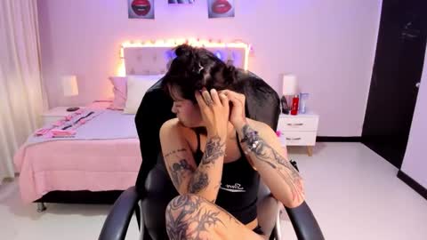 saskia_vellour online show from March 2026 12:21:01 PM