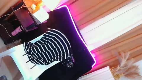 Snapshot of sassa_lilly chatting on September 2025 01:15:01 PM sassa_lilly online show from September 2025 01:15:01 PM