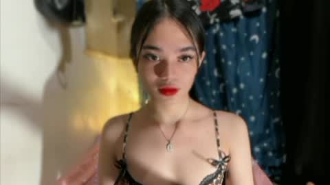Snapshot of sassy_keath chatting on June 2026 08:11:02 AM Keath online show from June 2026 08:11:02 AM