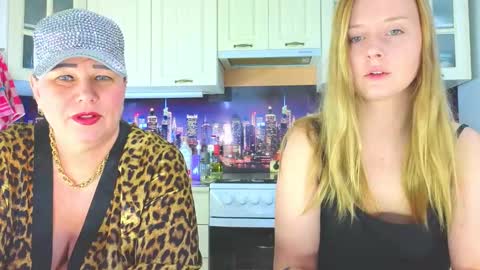 Snapshot of sassy_seasons chatting on February 2025 10:44:02 AM sassy_seasons online show from February 2025 10:44:02 AM