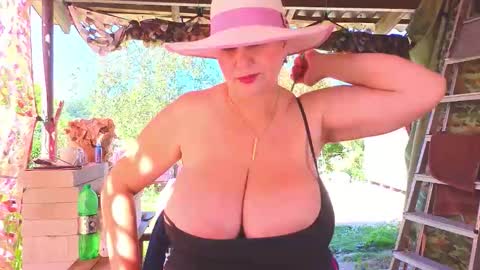 Snapshot of sassy_seasons chatting on September 2025 08:57:01 AM sassy_seasons online show from September 2025 08:57:01 AM