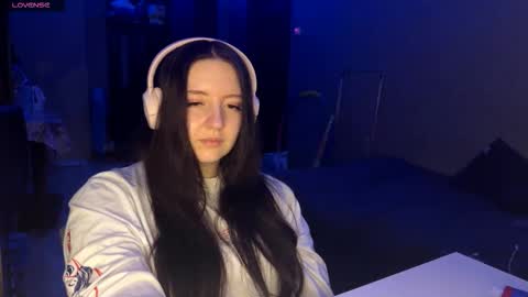 Marmulka or Mary online show from December 2025 06:15:02 PM