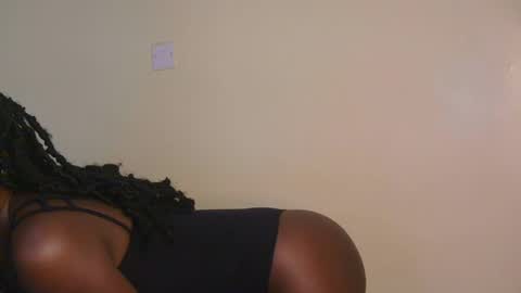 Snapshot of sassyleila chatting on July 2026 01:12:01 AM sexxy one online show from July 2026 01:12:01 AM