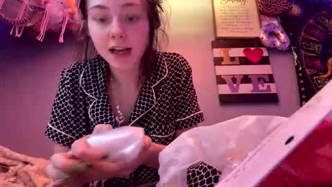 sassyseductive online show from April 2026 08:57:02 PM