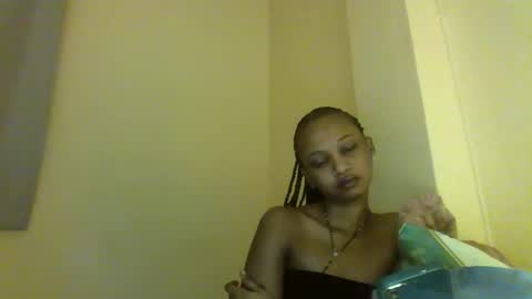 Snapshot of sasy_tina chatting on March 2026 12:04:02 AM Tina online show from March 2026 12:04:02 AM