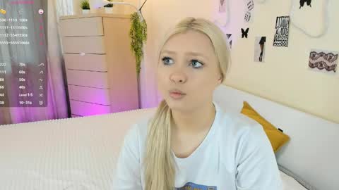 Snapshot of satinpresence chatting on May 2026 05:04:01 AM satinpresence online show from May 2026 05:04:01 AM
