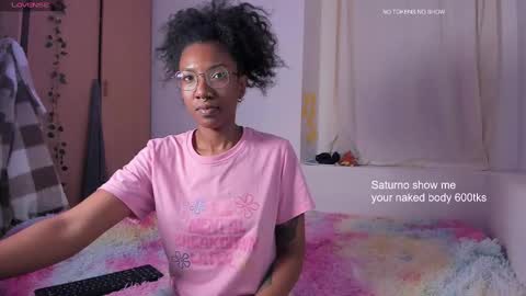 Snapshot of saturno_vibes chatting on January 2025 11:56:01 AM saturno_vibes online show from January 2025 11:56:01 AM