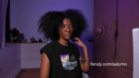 Snapshot of saturno_vibes chatting on September 2025 08:25:02 AM saturno_vibes online show from September 2025 08:25:02 AM