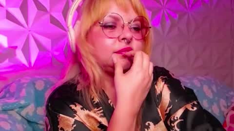 Gina George online show from October 2025 12:00:01 AM