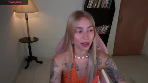 Snapshot of saucy_jenn1 chatting on January 2026 02:04:02 AM I AM JENN online show from January 2026 02:04:02 AM